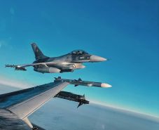 Holtan találták meg a franciaországi vadászgépbaleset két eltűnt pilótáját