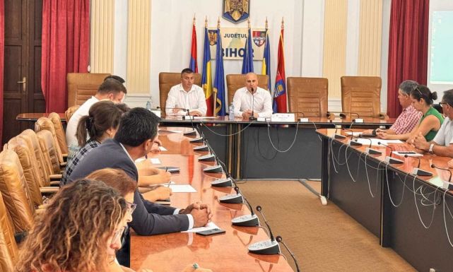 Azonnali megoldásokat vár a Bihar megyei prefektus a korai iskolaelhagyás megfékezésére