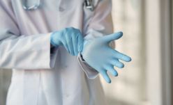 Dugót találtak egy kórházban ápolt beteg fenekében?