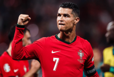 Cristiano Ronaldo youtuberként is világrekorder lett