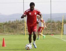 A svájci válogatottban megfordult kameruni csatárt igazolt a Sepsi OSK