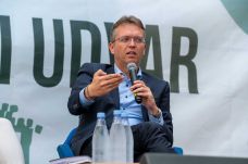 Erdélyben is biztosítani kell a magyarországi felsőoktatási modellt