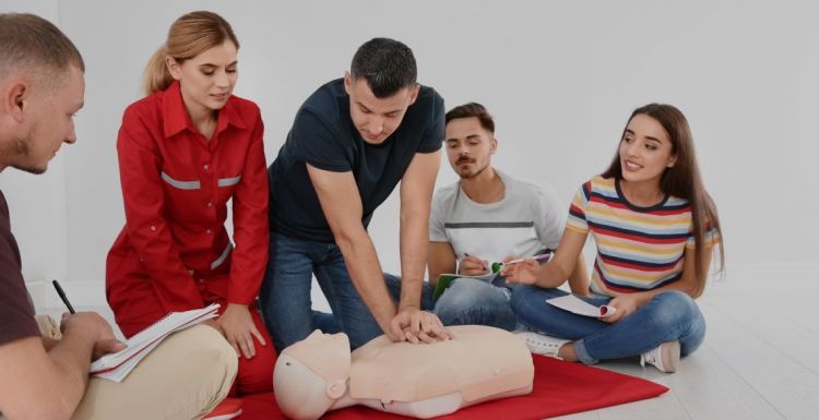 ÉletmentŐ elsősegély képzés a Kolozsvári Magyar Napok keretében