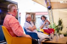 „Sok román gyermekkorában játszik meghatározó szerepet a magyar kultúra” – MCC Lounge a Kolozsvári Magyar Napokon