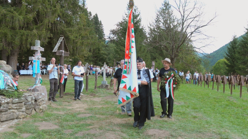 Úzvölgyi katonatemető: több százan emlékeztek a '44-es orosz betörés áldozataira