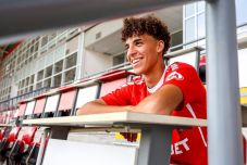 Serdülőkorú magyar futballistát igazolt az UTA 