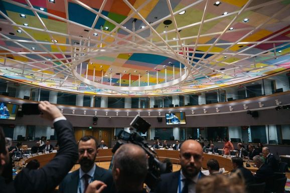 Ukrajna bevetheti a holland F–16-osokat Oroszországban – eszeveszett javaslatokról beszél Szijjártó