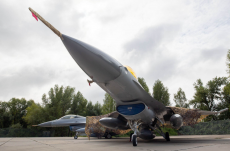 Zelenszkij menesztette a légierő parancsnokát, miután elveszítettek egy F-16-os vadászrepülőt