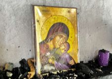 Csoda? – Porrá égett egy apartman, az ortodox ikon sértetlen maradt