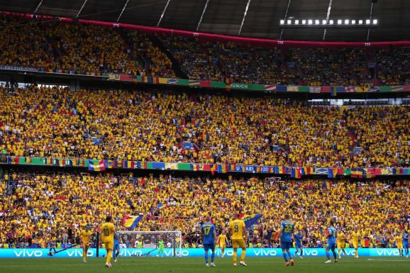 Büntetett a szurkolók miatt az UEFA – ebben a rangsorban Románia és Magyarország is a legjobb nyolc között van