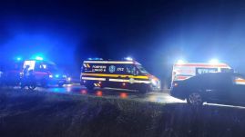 FRISSÍTVE – Súlyos baleset: három áldozat, köztük két kiskorú veszítette életét, öten megsérültek