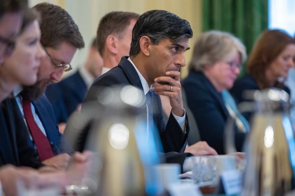 Brit választások: Rishi Sunak konzervatív párti miniszterelnök elismerte a Munkáspárt győzelmét