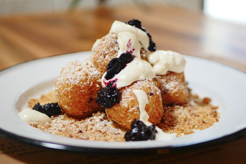 Erdély ízei: tehéntúrós gombóc