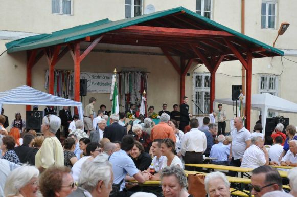 Távoli országokból is várják a Szatmárnémetiben érettségizetteket a Véndiák-találkozóra