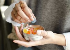 Drogot tartalmazó zselét evett a hároméves gyermek, aki kórházba került