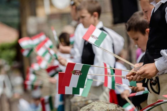 Vasárnap éjfélig lehet jelentkezni a Kőrösi Csoma Sándor Program és Petőfi Sándor Program új felhívására