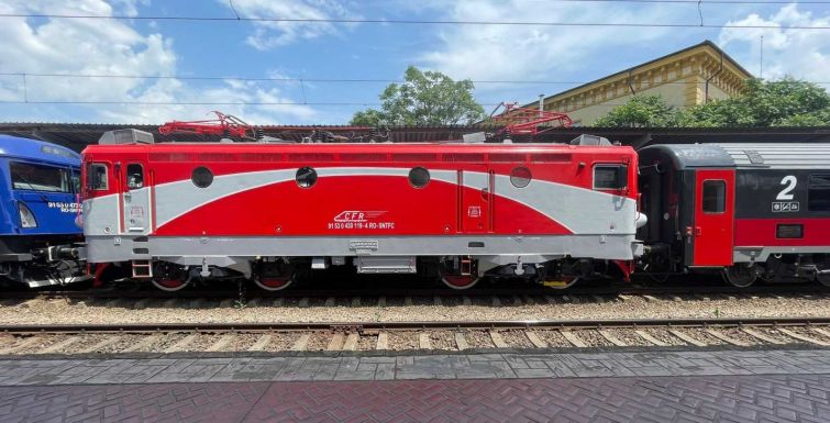 Büntetést fizet, aki menet közben kinyitja a vonat ajtaját