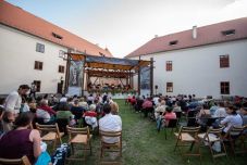 Párhuzamok és ellentétek játéka a Csíkszeredai Régizene Fesztiválon