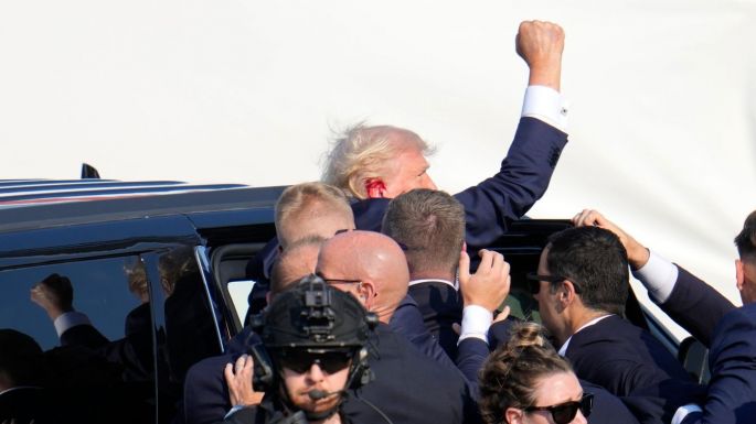 Hajszálon múlott Trump élete, az elnökjelölt folytatja kampányát a merénylet után