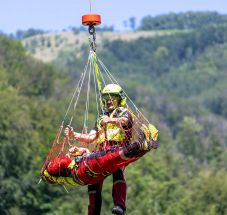Zsúfolt napjuk volt a hegyimentőknek, óva intenek a megterhelő túrázástól