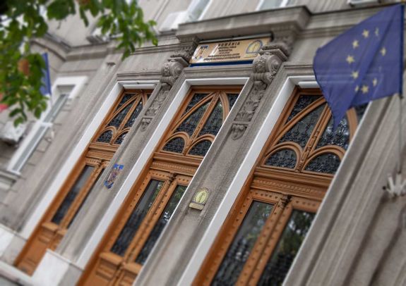 Újabb vádpontokról tájékoztatta a DNA a SRI egykori befolyásos vezetőjét