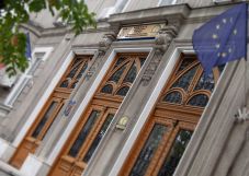 Újabb vádpontokról tájékoztatta a DNA a SRI egykori befolyásos vezetőjét