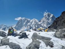 Elképesztő drónvideón követhetjük végig a Mount Everest megmászását