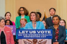 Óriási a nyomás Joe Bidenen, párttársai is a visszalépését sürgetik 