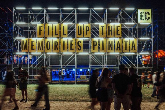 Káosz a reptereken: nem jutottak el Bonchidára az Electric Castle péntek esti fellépői