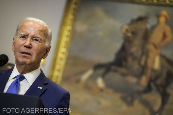 Szorul a hurok: saját támogatóik is Joe Biden visszalépését sürgetik