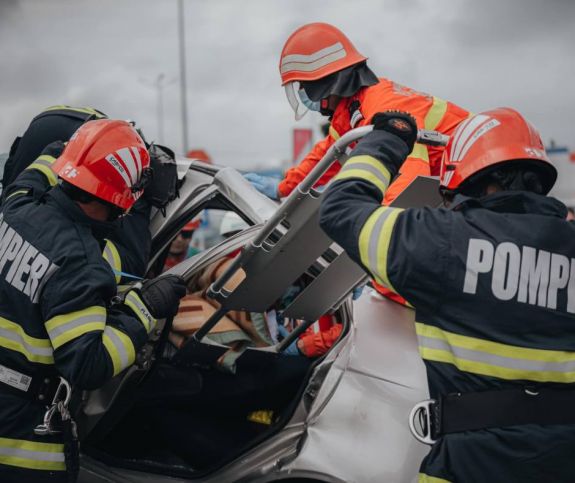 Kigyulladt egy autóalkatrészeket gyártó vállalat berendezése