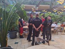 Botrány: egy kisgyereket véletlenül megütött a játszótársa – az anya riasztotta a rendőrséget