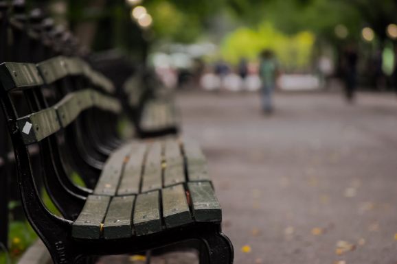 Megöltek egy kolozsvári férfit Tordán egy parkban