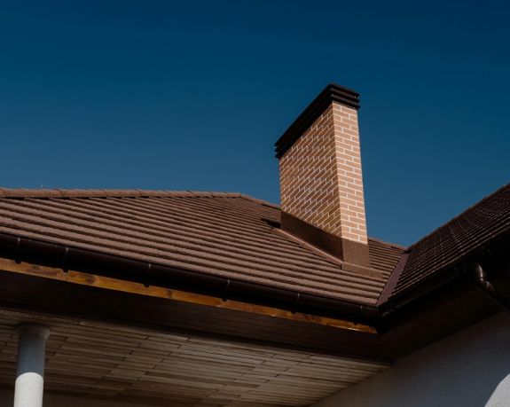 Hat méteres kandallókéménybe esett egy kisgyerek