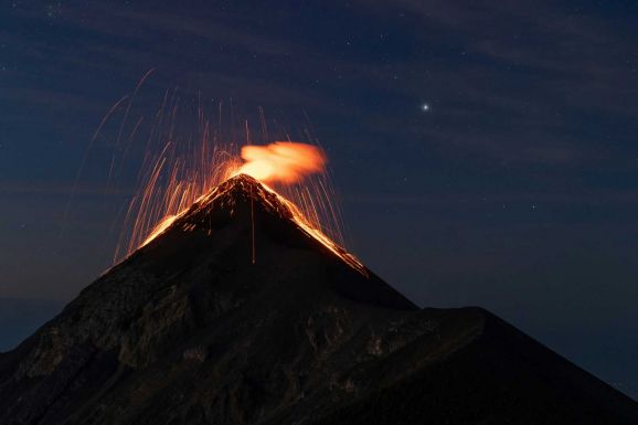 Utazók, figyelem! Lezárták Catania repülőterét az Etna kitörése miatt