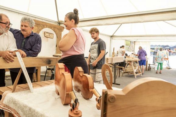 Forgácsfesztivál: a fáról és a megmunkálóiról szólt a hétvége Kovásznán