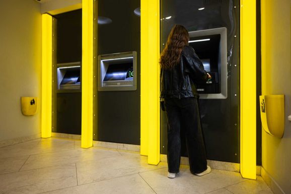 Magyar bank érkezik Romániába