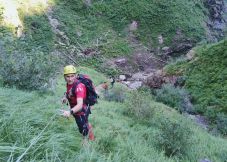 FRISSÍTVE – Versenyfutás az idővel: három napja étlen-szomjan bolyongó ukránt keresnek a hegyimentők  –  helikopterrel megmentették 