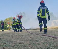Tűz Görögországban: román tűzoltók is segítenek az oltásban