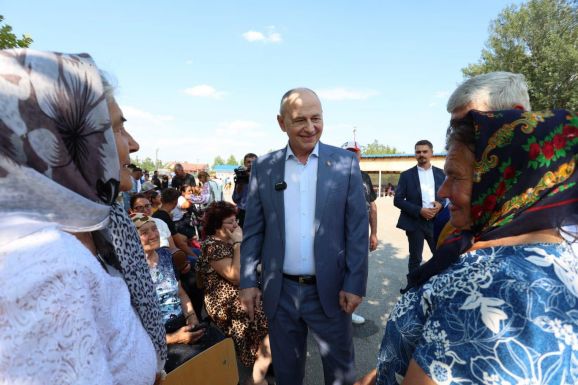 Együtt vacsorázott Ciolacu és Geoană: terítéken az elnökválasztás?