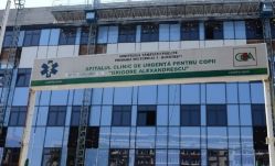 Javul a bukaresti szörnyű balesetben megsérült kislány állapota – a lábát elveszítette