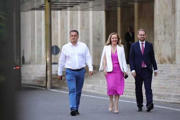 Lasconi: A választásokat a ciklusvégi időpontban kell megtartani