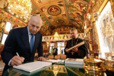 Mircea Geoană áll a bizalmi és az ismertségi lista élén, Şoşoacăban bíznak a legkevésbé a románok