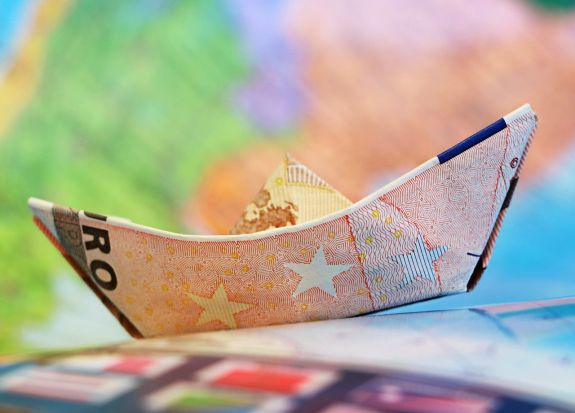 Rekordösszegű hitelt vett fel a Ciolacu-kormány az év első öt hónapjában