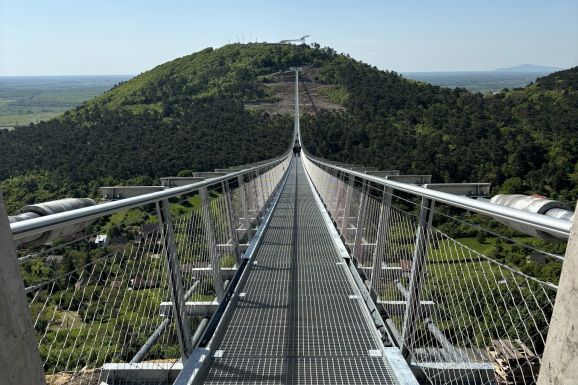 Ilyen lett a majdnem-világrekorder Nemzeti Összetartozás Hídja (VIDEÓ)