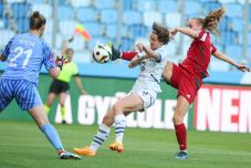 Női foci: Herczeg Andrea is gólt szerzett Szófiában, nyertek a magyarok és a románok is