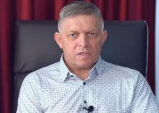 Robert Fico először szólalt meg a merénylete után