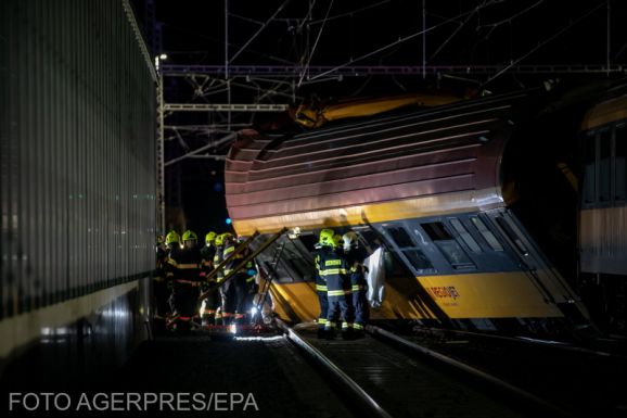 Összeütközött két vonat – négyen meghaltak, többen megsérültek