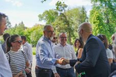 A Mikó-vár előtti téren zárta kampányát a csíkszeredai RMDSZ –  Vasárnap senki ne maradjon otthon!