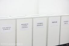A Központi Választási Iroda engedélyezte további szavazólapok nyomtatását – Közel húszezret nyomtattak